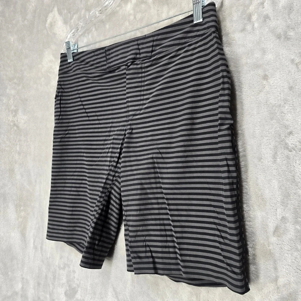 Lululemon Mens Current State Board Shorts Striped Black Grey Size 34 Swim Trunks
